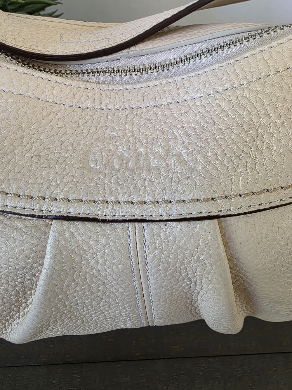 Coach Soho Pleated Hobo Shoulder Bag Buttercream Pebble Leather Buckle Y2K - Picture 8 of 16